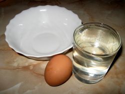 Лечение пяточной шпоры уксусом и яйцом